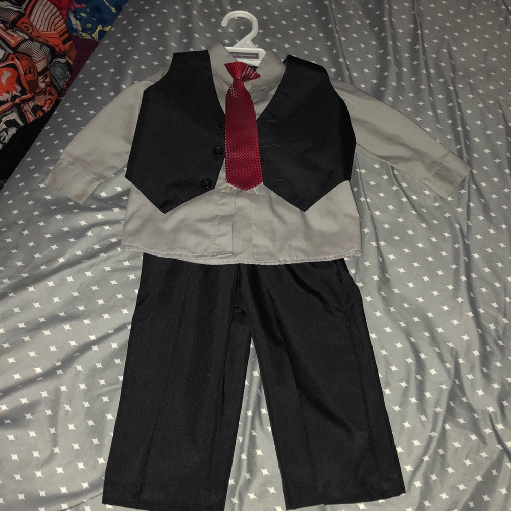 Boys 12M dress suit with vest and Tie